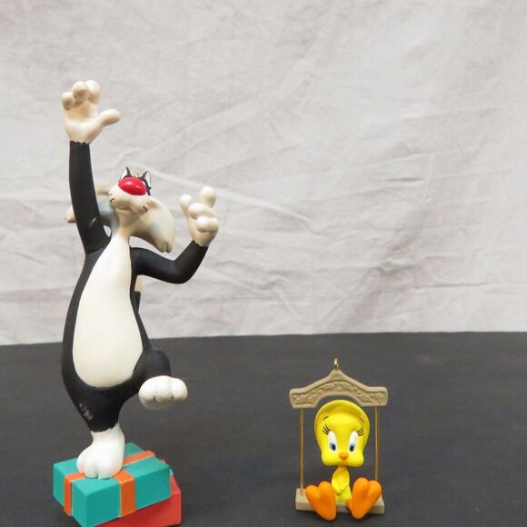 Hallmark Vintage Tweety & Sylvester Hang Together Looney Tunes Christmas 1995 - Picture 2 of 3